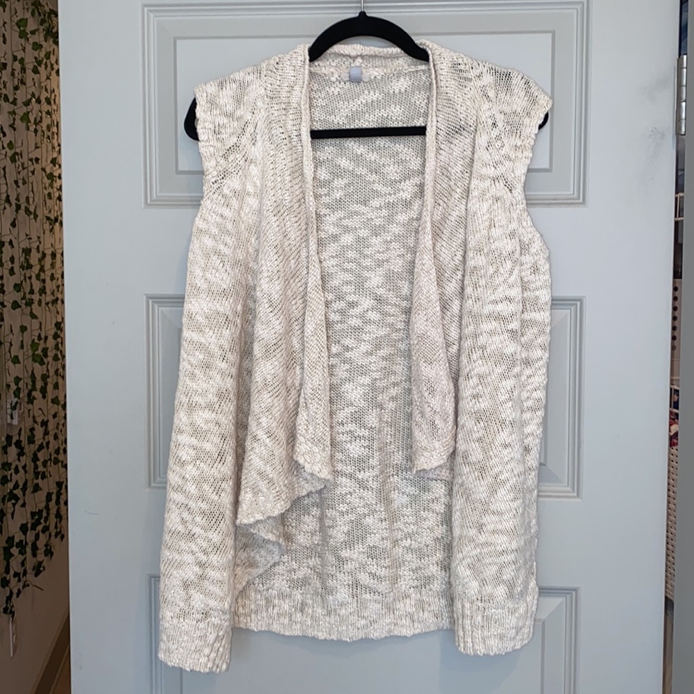 Tan/Cream Open Knit Vest Cover Up 😍